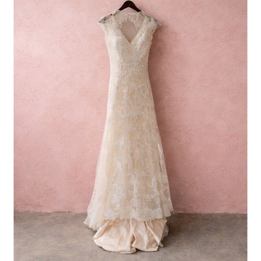 Maggie Sottero Couture Lace Wedding Gown  Dress Size 0 Ivory Champagne Train